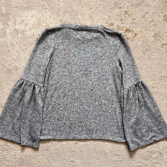 Urban Heritage Heathered Gray Flared Bell Long Sleeve Soft Knit Top Size Medium - Picture 7 of 9